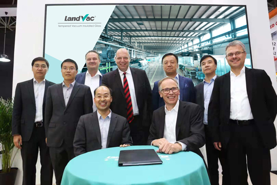 lLandGlass Signs the Strategic Cooperation Agreement with Siemens